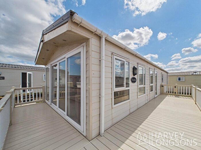2 Bedroom Park Home For Sale In Alberta Holiday Park, CT5
