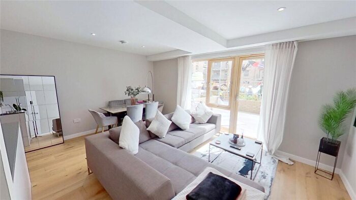 1 Bedroom Flat To Rent In Hughes Close, Edinburgh, EH7