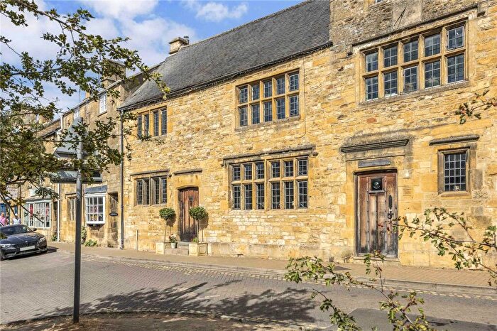 3 Bedroom Town House For Sale In High Street, Chipping Campden, GL55