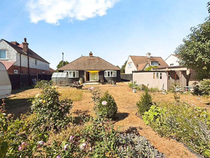 3 Bedroom Detached Bungalow For Sale In New Road, Rye, TN31