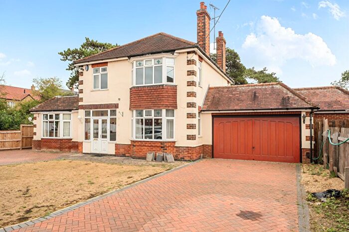 4 Bedroom Detached House For Sale In North Street, Raunds, Wellingborough, NN9