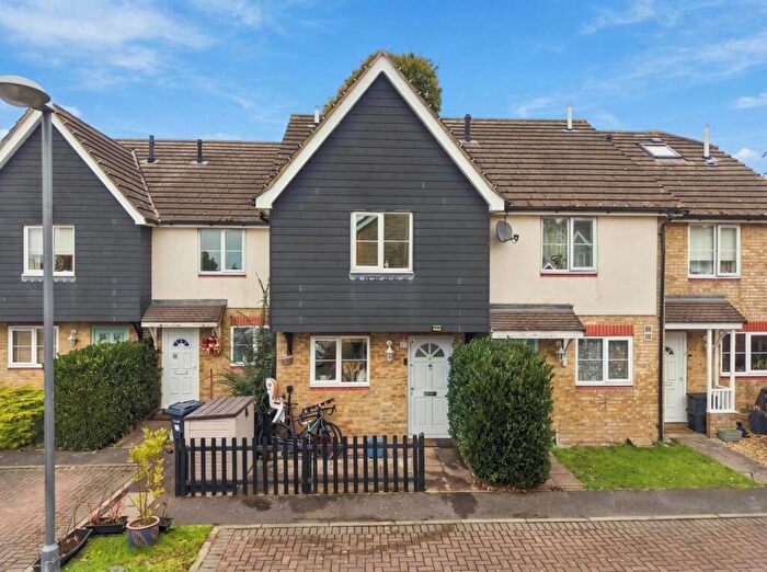 2 Bedroom House For Sale In Longcourt Mews, Wanstead, E11