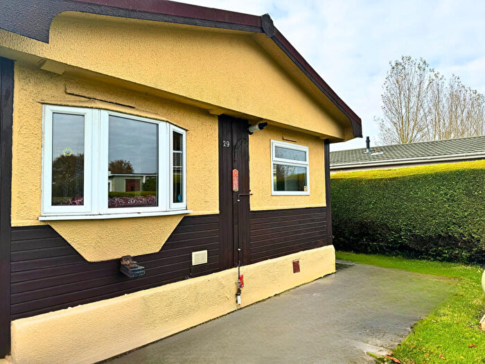 2 Bedroom Park Home For Sale In Ipswich, Suffolk, IP7