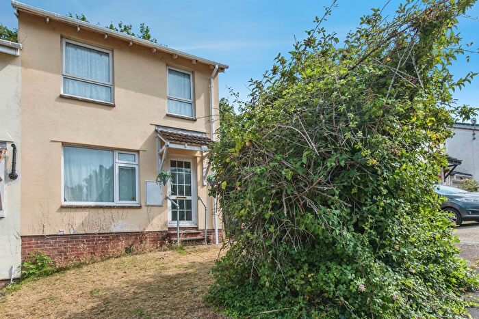 3 Bedroom Semi-Detached House For Sale In Bilbie Close, Cullompton, EX15