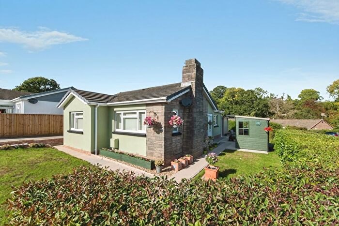2 Bedroom Bungalow For Sale In Parkside Drive, Exmouth, Devon, EX8