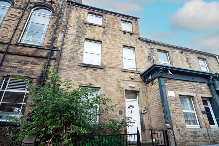 House Of Multiple Occupation For Sale In St. James Road, Halifax, West Yorkshire, HX1