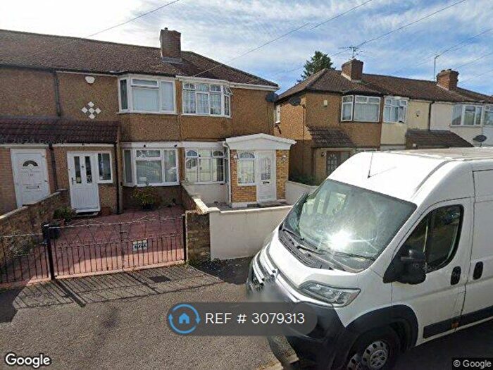 3 Bedroom End Of Terrace House To Rent In Fairholme Crescent, Hayes, UB4