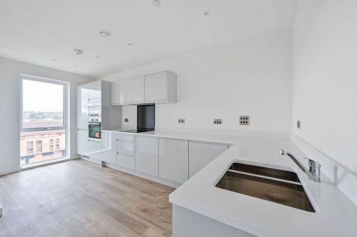 3 Bedroom Flat To Rent In Davies House, Do, Woolwich, London, SE28