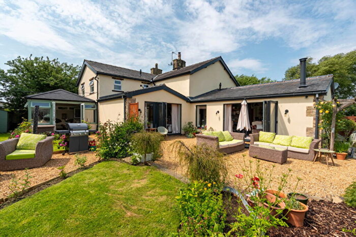 2 Bedroom Semi-Detached House For Sale In Fieldshead Cottage, Fieldshead, Glossop, SK13