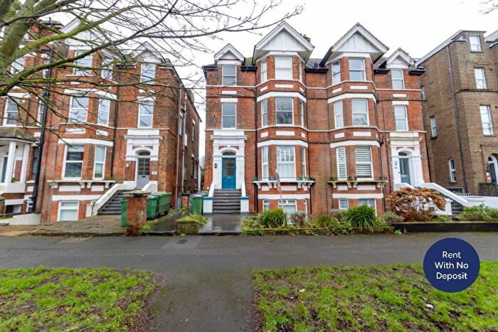 1 Bedroom Flat To Rent In Earls Avenue, Folkestone, Kent, CT20