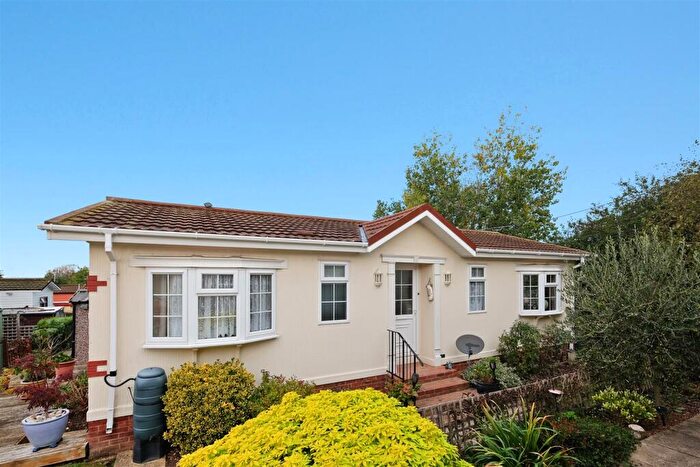 2 Bedroom Park Home For Sale In Applegarth Park, Seasalter, Whitstable, CT5