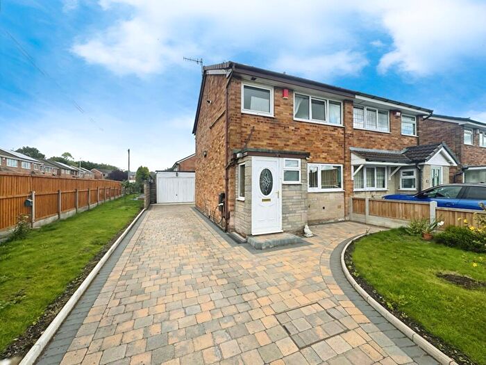 3 Bedroom Semi-Detached House To Rent In Kelham Road, Stoke-on-Trent, Staffordshire, ST4