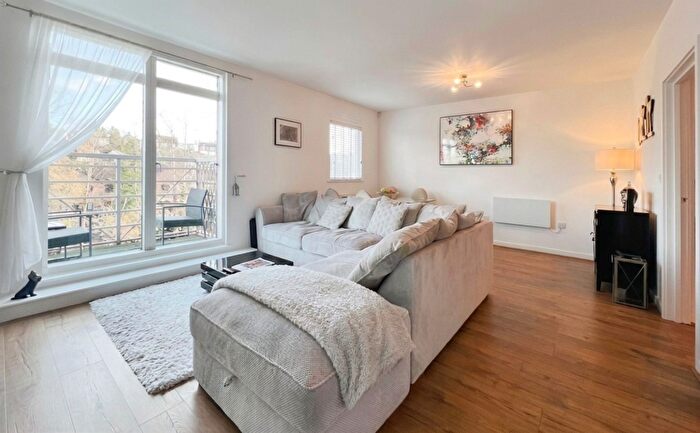 2 Bedroom Duplex For Sale In Kingfisher Meadow, Maidstone, ME16