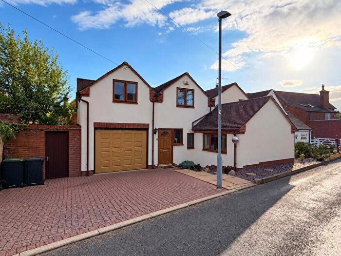 3 Bedroom Semi-Detached House To Rent In Littleheath Lane, Lickey End, Bromsgrove, Worcestershire, B60