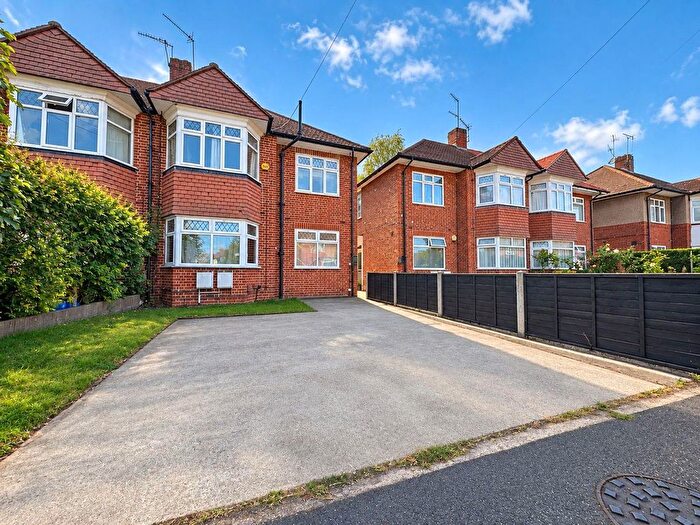 2 Bedroom Flat For Sale In Marlborough Road, Feltham, Middlesex, TW13
