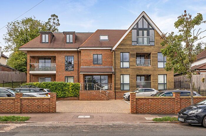 3 Bedroom Flat For Sale In Woodcrest Road, West Purley, CR8