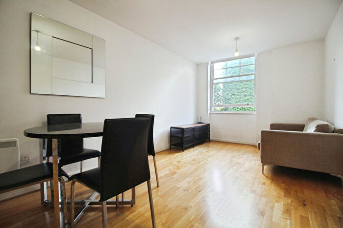 1 Bedroom Apartment To Rent In Commercial Road, Aldgate East, E1