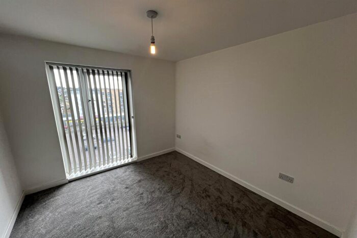 2 Bedroom Apartment For Sale In Hackney House, DA17