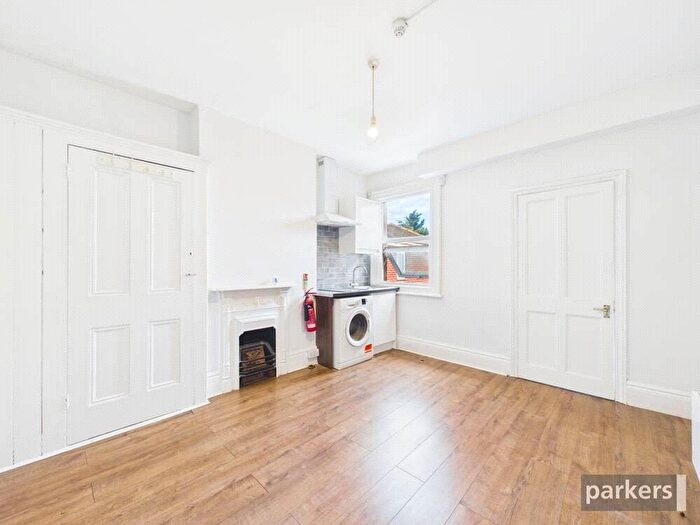 Studio To Rent In Tilehurst Road, Reading, Berkshire, RG30