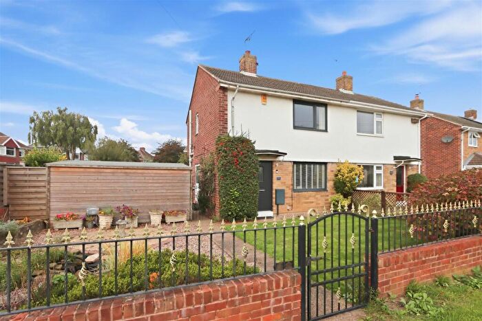 2 Bedroom Semi-Detached House For Sale In Manor Road, Brimington, Chesterfield, S43