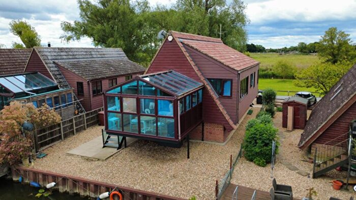 3 Bedroom Lodge For Sale In Lakeside, Isleham Marina, Fen Bank, Isleham, Ely, Cambridgeshire, CB7