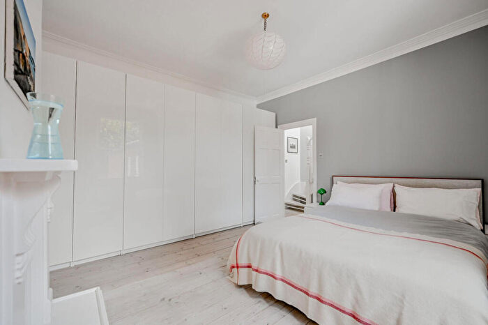 4 Bedroom Terraced House For Sale In Archway Road, Highgate, London, N6