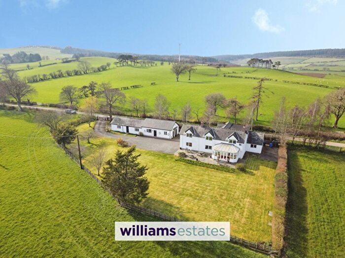 4 Bedroom Detached House For Sale In Clawddnewydd, Ruthin, LL15