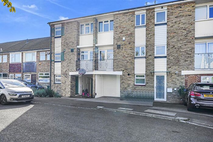 3 Bedroom Terraced House For Sale In Arabia Close, North Chingford, E4