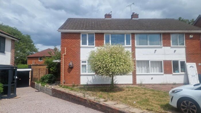 2 Bedroom Maisonette To Rent In Lazy Hill, Birmingham, B38