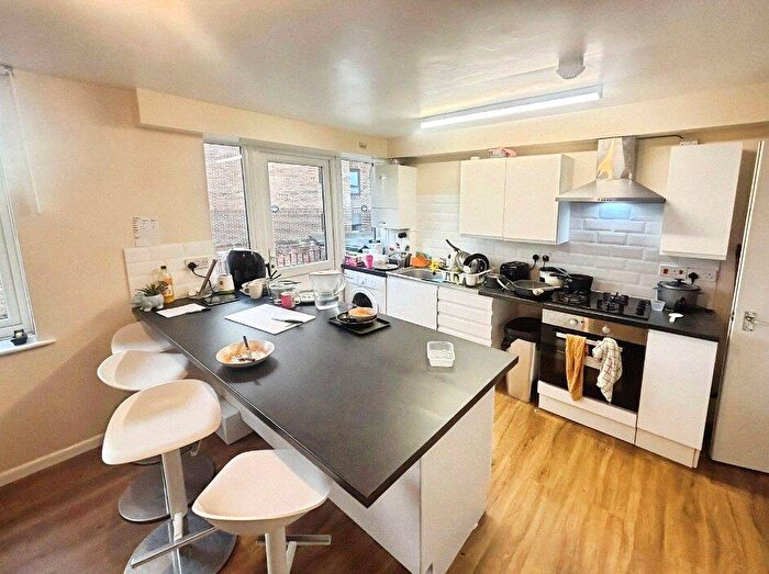 5 Bedroom Flat To Rent In Brookvale Road, Southampton, Hampshire, SO17