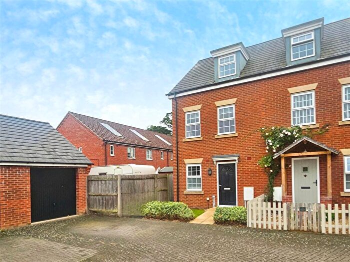 3 Bedroom Semi-Detached House For Sale In Old Oak Close, Wymondham, Norfolk, NR18