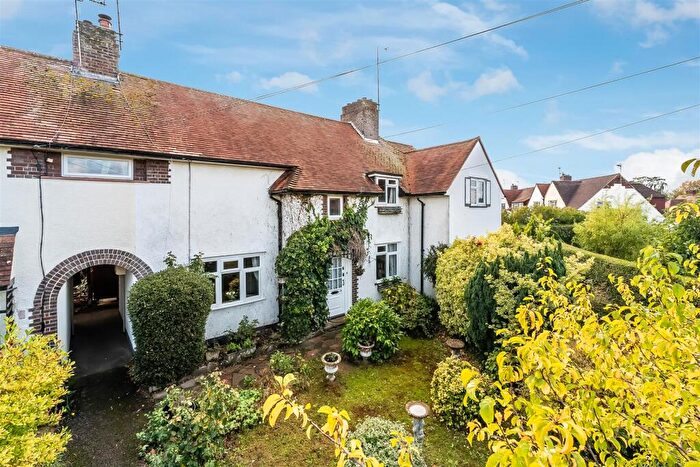 3 Bedroom Terraced House For Sale In Poplar Avenue, Leatherhead, KT22
