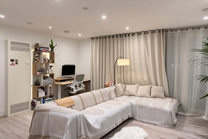 1 Bedroom Flat To Rent In Himalaya Building, Norah Smyth Road, Canning Town, Newham, London, E16