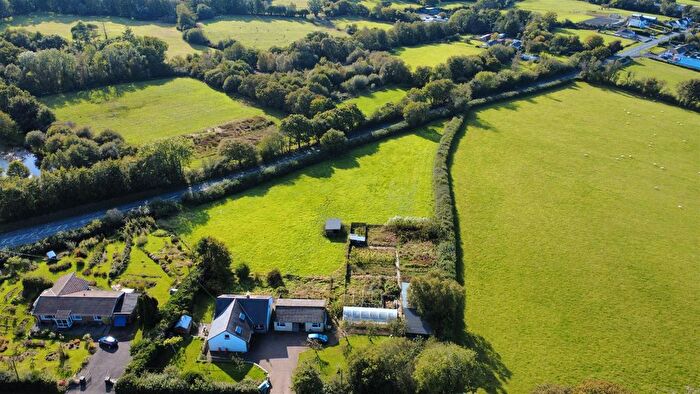 4 Bedroom Farm For Sale In Creuddyn Bridge, Lampeter, SA48