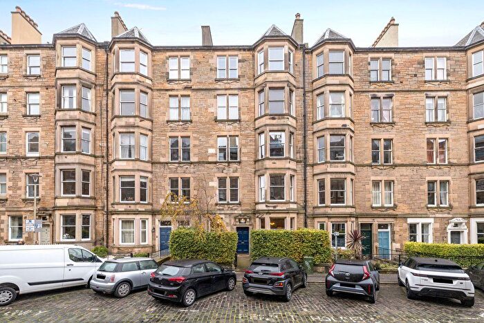 2 Bedroom Flat For Sale In Bruntsfield Avenue, Edinburgh, EH10