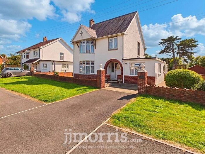 4 Bedroom Detached House For Sale In Napier Gardens, Cardigan, SA43