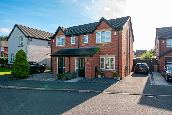 3 Bedroom Semi-Detached House For Sale In Bluebell Close, Bolton, BL2