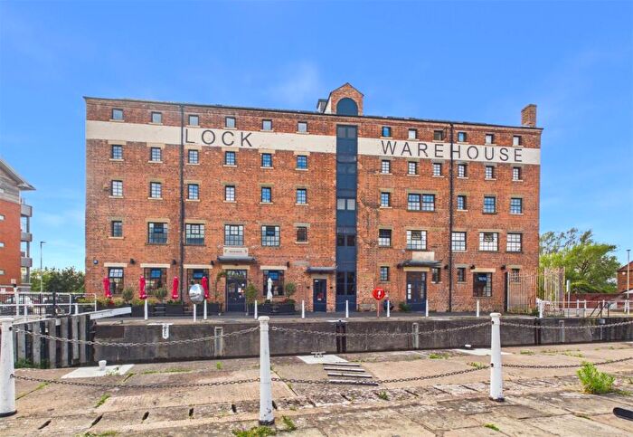 2 Bedroom Apartment For Sale In Severn Road, Gloucester, Gloucestershire, GL1