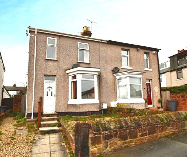 3 Bedroom Semi-Detached House To Rent In Dale Avenue, Heswall, Wirral, Merseyside, CH60