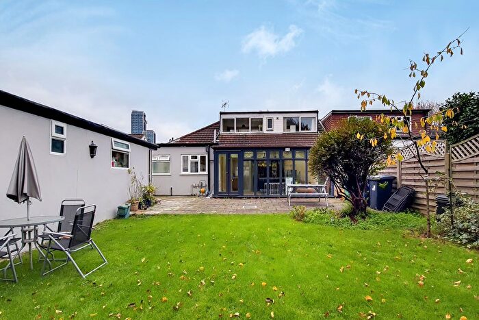 4 Bedroom Bungalow To Rent In Highfield Road, Acton, W3