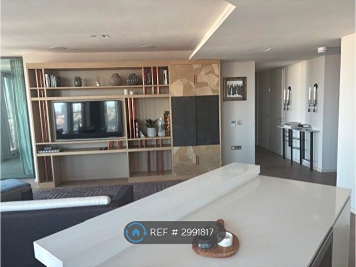 3 Bedroom Flat To Rent In Upper Ground, London, SE1