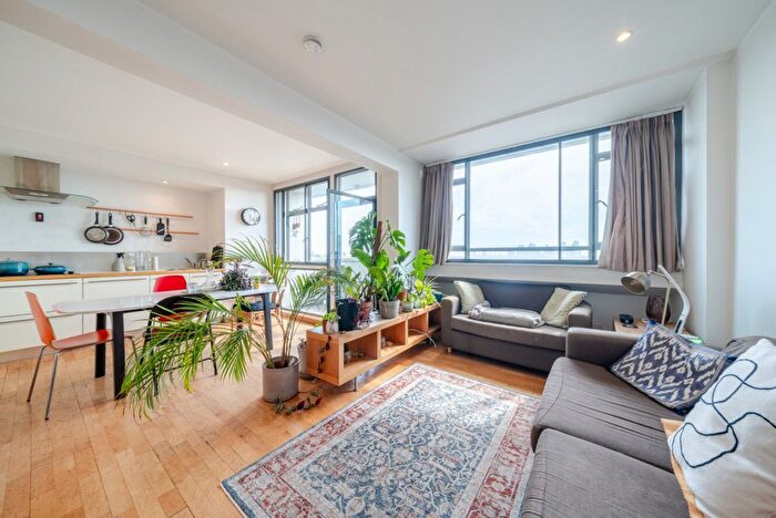 2 Bedroom Flat To Rent In Claredale Street, London, E2