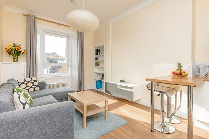 1 Bedroom Flat For Sale In Merchiston Grove, Edinburgh, EH11