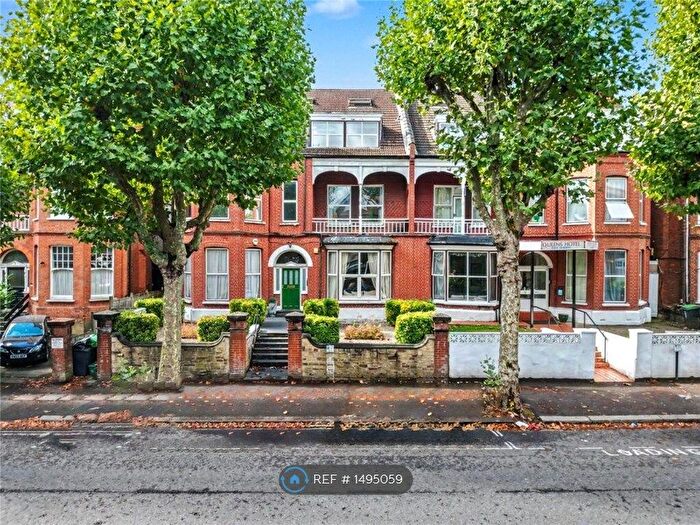 2 Bedroom Flat To Rent In Queens Avenue, London, N10