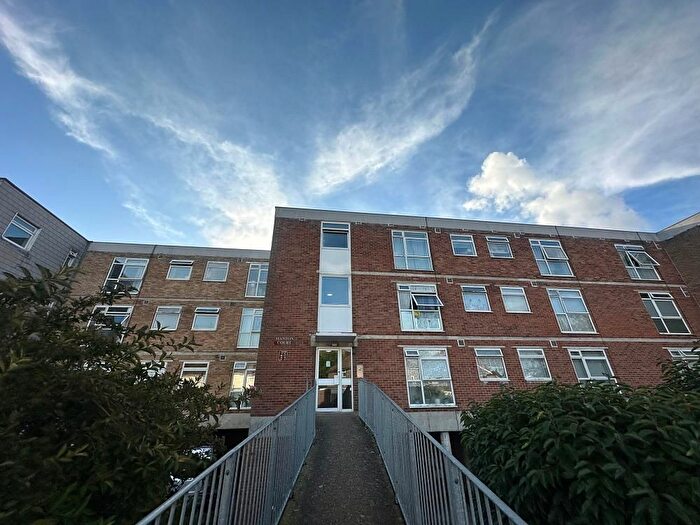 1 Bedroom Flat To Rent In Rotunda Road, Eastbourne, East Sussex, BN23