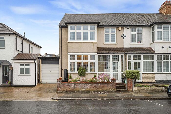 3 Bedroom Terraced House For Sale In Fashoda Road, Bromley, BR2