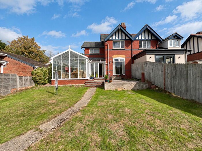 3 Bedroom Semi-Detached House For Sale In Hopton Road, Cam, GL11