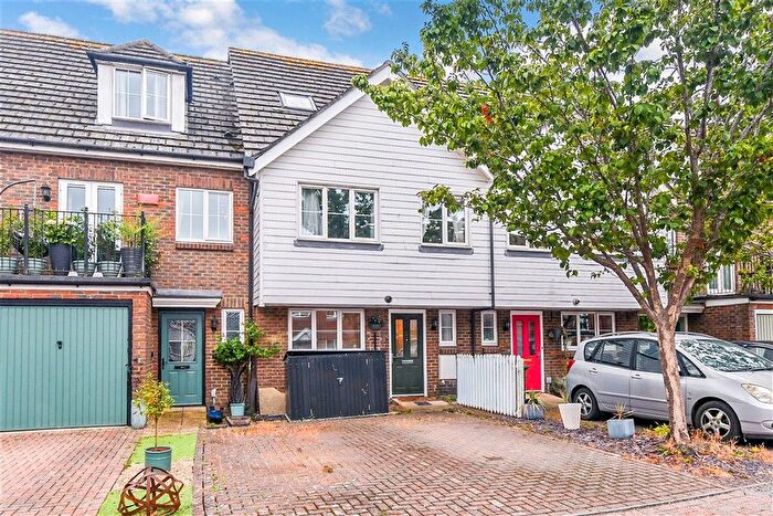 4 Bedroom Terraced House For Sale In Finch Close, Faversham, Kent, ME13