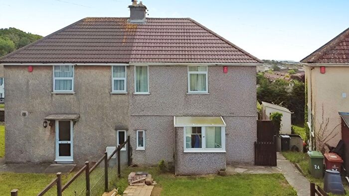 3 Bedroom Semi-Detached House For Sale In Chard Road, Plymouth, PL5