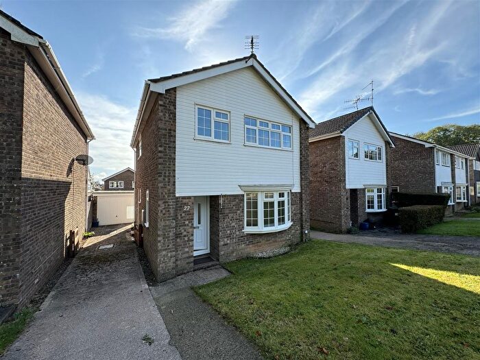 3 Bedroom Detached House To Rent In Deans Gardens, Chepstow, NP16